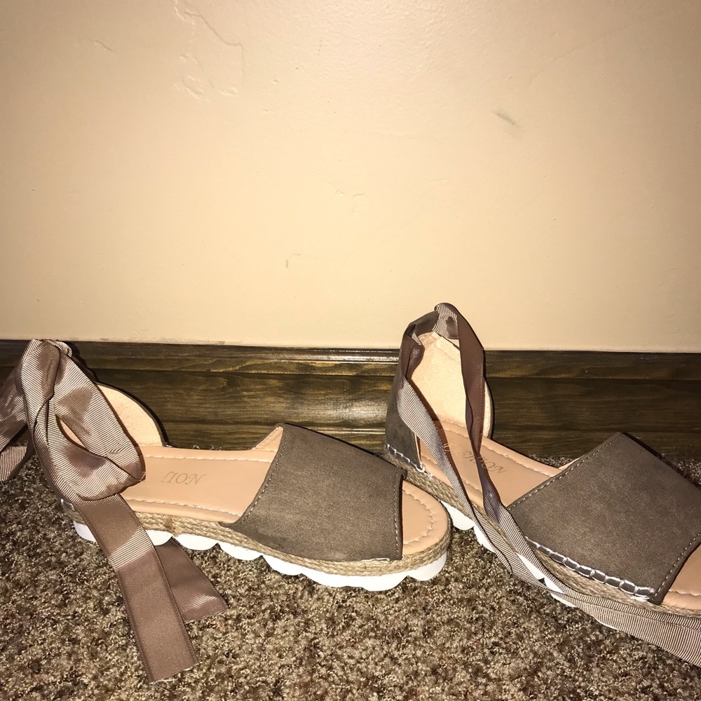 Wrap around Sandals